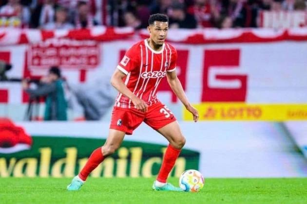 Kenneth Schmidt chính thức bác bỏ tin đồn có gốc Việt và khả năng khoác áo ĐTQG