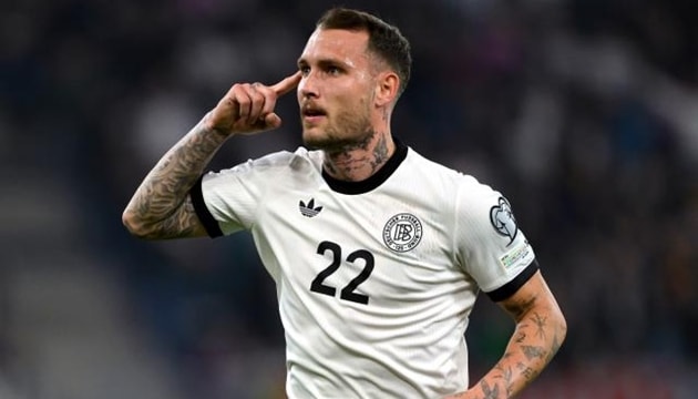 Arsenal và Chelsea tranh mua Lewis Hall, Liverpool đối đầu MU vì David Raum