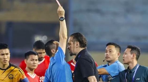 HLV Velizar Popov nhận án kỷ luật nặng: Khi cái giá của cá tính là sự vắng mặt đắt đỏ