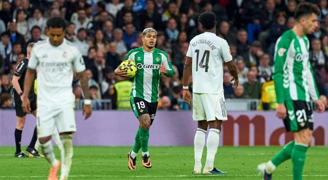 La Liga nín thở chờ Real Betis và Rayo Vallecano bảo vệ suất Champions League thứ năm