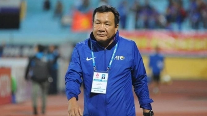 HLV Hoàng Văn Phúc dẫn dắt tuyển nữ Việt Nam và chiến thắng 10-0 của U17