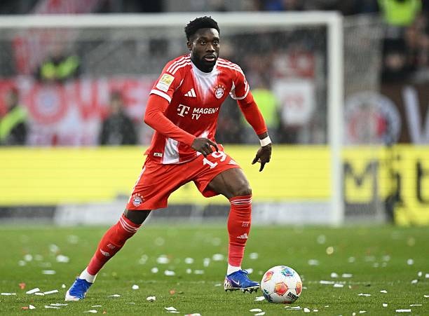 Manchester United và canh bạc Alphonso Davies: Rủi ro lớn liệu có đi kèm lợi nhuận cao?