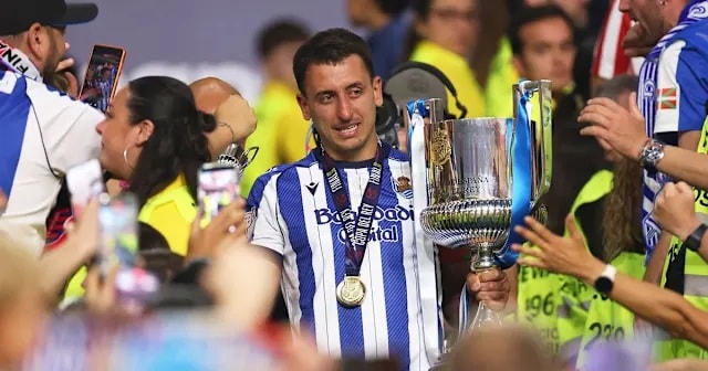 Mikel Oyarzabal trước ngã rẽ sự nghiệp: Liệu thủ quân Real Sociedad có gia nhập Aston Villa?