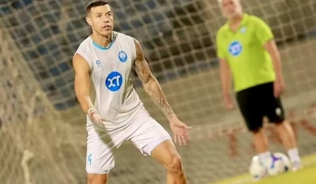 Nguyễn Tiến Linh tịt ngòi 14 trận: Nghịch lý khi ngang bằng trung vệ Lucas Alves