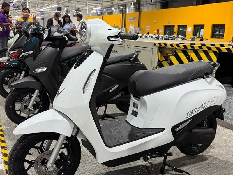 TOP 4 xe máy điện pin trâu nhất 2026: Di chuyển gần 300 km mỗi lần sạc