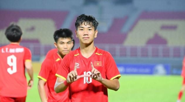 U17 Việt Nam đứng trước cơ hội lập kỷ lục Đông Nam Á; Đình Bắc được săn đón