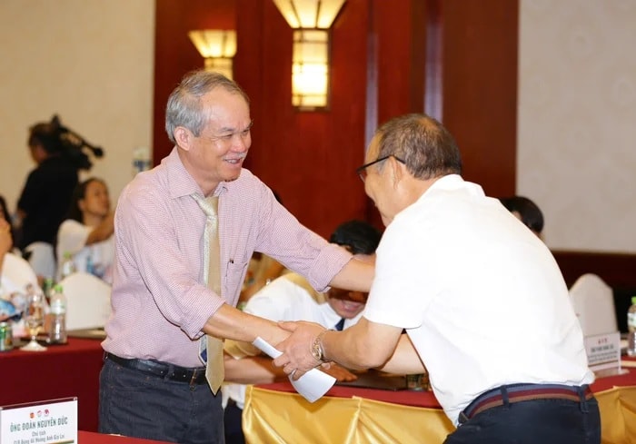 Bầu Đức và triết lý bóng đá trẻ: Tại sao cái gốc luôn quan trọng hơn hào quang nhất thời?