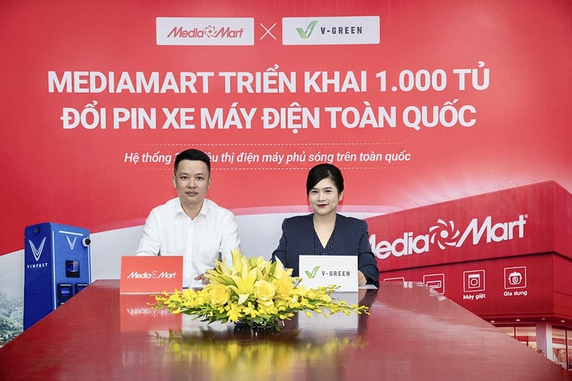 V-Green và MediaMart hợp tác lắp đặt 1.000 tủ đổi pin xe máy điện VinFast trên toàn quốc