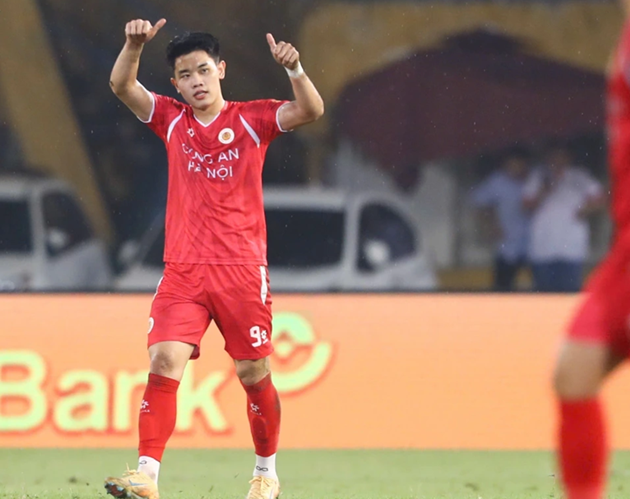 Tiền đạo Nguyễn Đình Bắc lọt tầm ngắm Vissel Kobe sau chuỗi phong độ ghi bàn bùng nổ