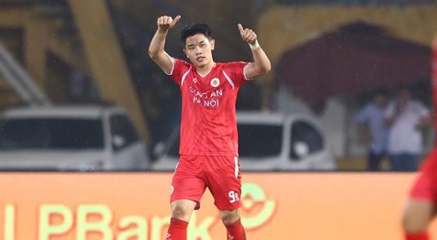 Đình Bắc rực sáng với 7 bàn sau 4 trận, Tiến Linh chạm đáy phong độ tại V.League