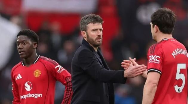 Michael Carrick và nghệ thuật hồi sinh Manchester United ở hai đầu sân