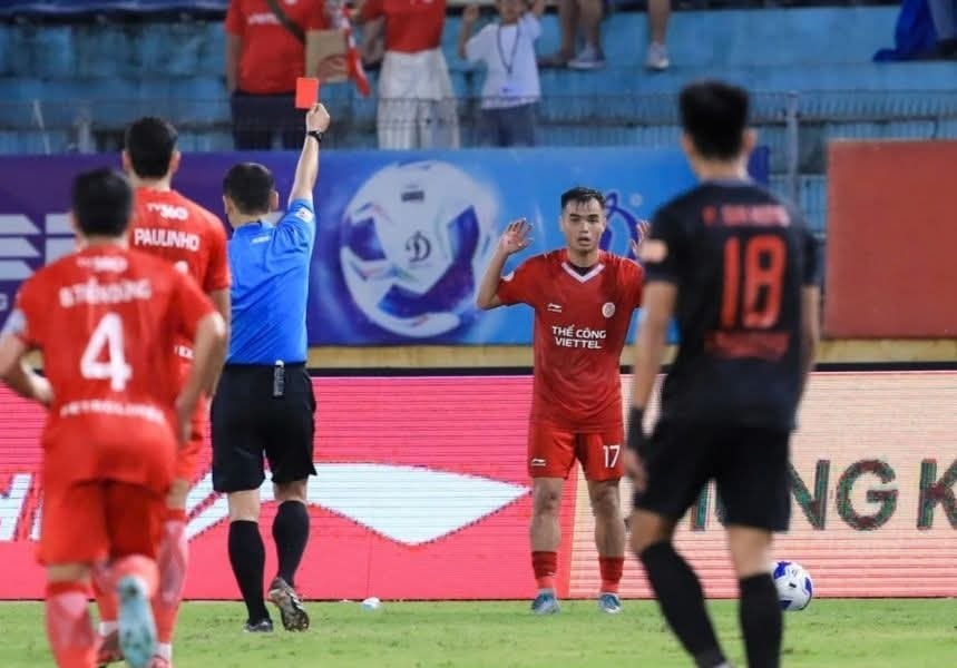 Thể Công Viettel 1-1 Ninh Bình: Thẻ đỏ tai hại và dấu chấm hết cho hy vọng vô địch