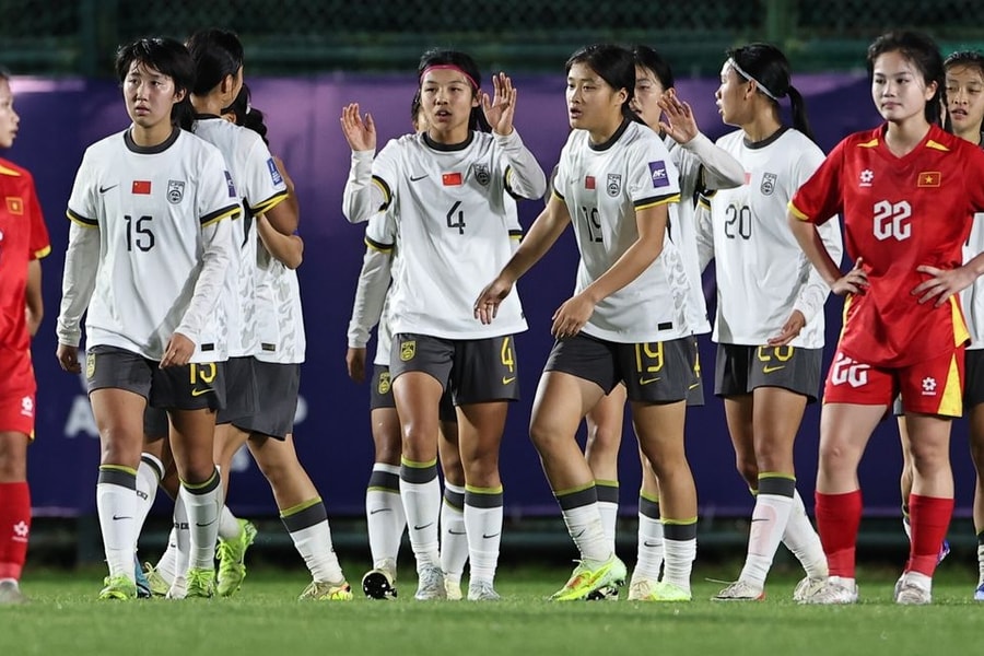 U17 nữ Việt Nam thất thủ 0-3 trước Trung Quốc: Màn trình diễn điểm 10 của thủ môn Cẩm My