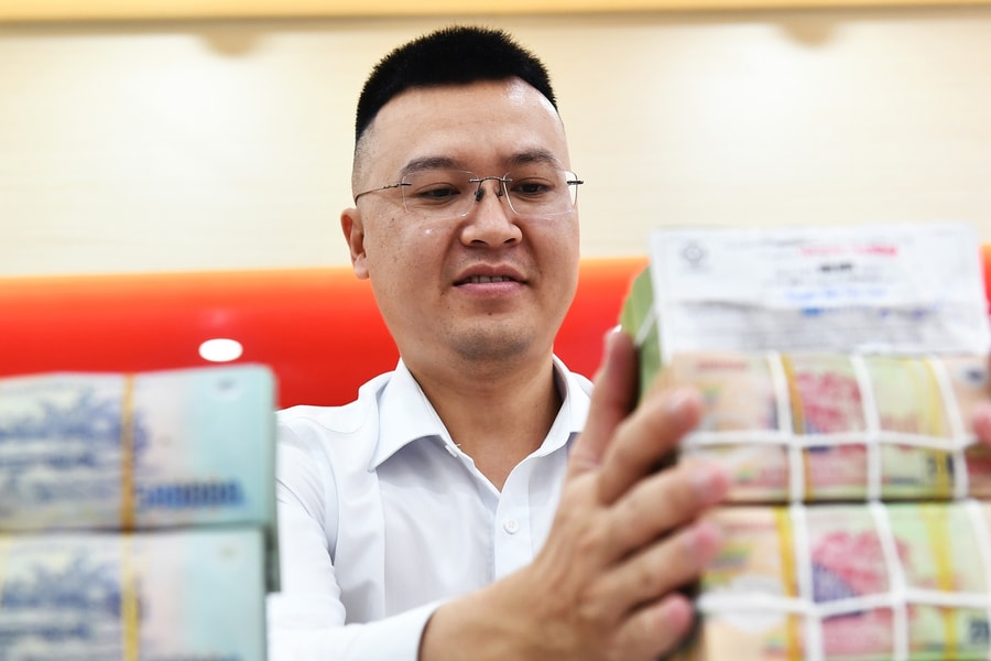 Lãi suất ngân hàng hôm nay 4/5/2026: Vietcombank áp dụng mức cao nhất 7,4%/năm