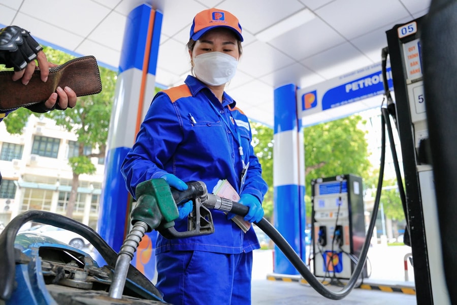Giá xăng dầu hôm nay 6/5/2026: Bảng giá tại Petrolimex, PVOIL, Mipec, GIANGNAMPETROL