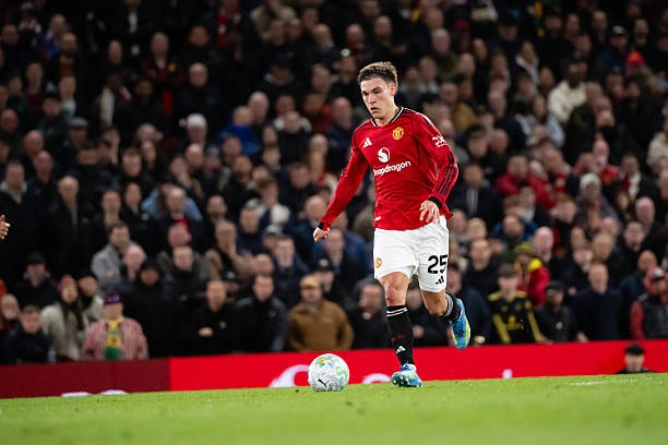 Manchester United quyết thanh lý Manuel Ugarte: Cuộc tháo chạy khỏi Old Trafford và bến đỗ Napoli