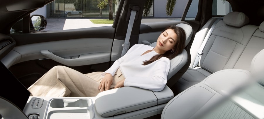 Ghế không trọng lực trên ô tô: Khi sự thoải mái đánh đổi bằng rủi ro an toàn