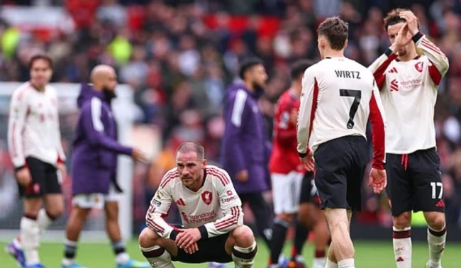 Arne Slot và bài toán sinh tồn tại Liverpool: Khủng hoảng niềm tin và sự tẻ nhạt