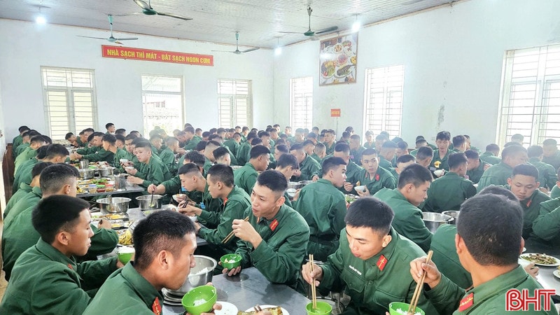 Những bữa ăn "chuẩn cơm mẹ nấu" ở Trung đoàn 841
