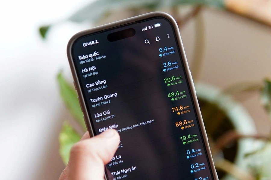 Giải mã VRain: Ứng dụng Việt báo lượng mưa thời gian thực với mạng lưới nghìn trạm đo