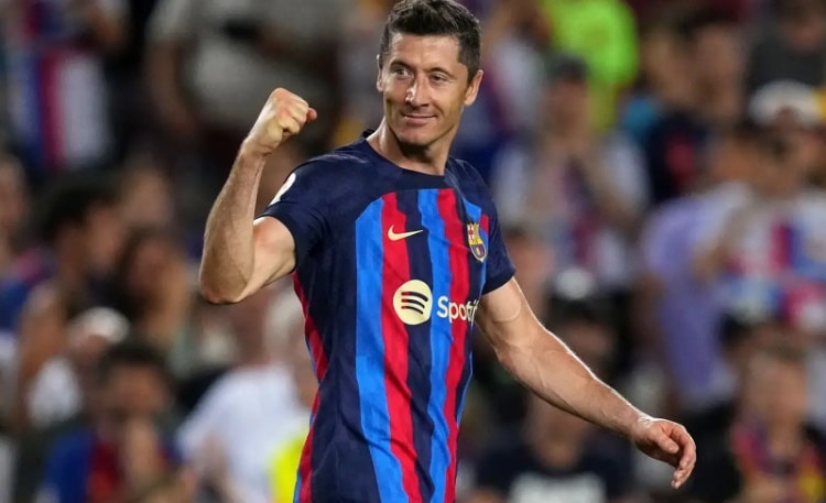 Robert Lewandowski: 10 lý do ghi danh vào ngôi đền huyền thoại Barcelona