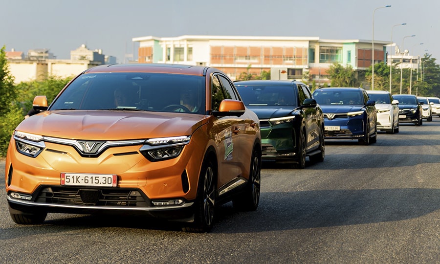 VinFast VF 8: Mẫu SUV điện thay đổi tư duy sử dụng ô tô của gia đình Việt