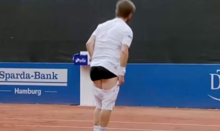 Bê bối tennis trước thềm Roland Garros 2026: Từ màn tụt quần đến đe dọa hành hung đối thủ