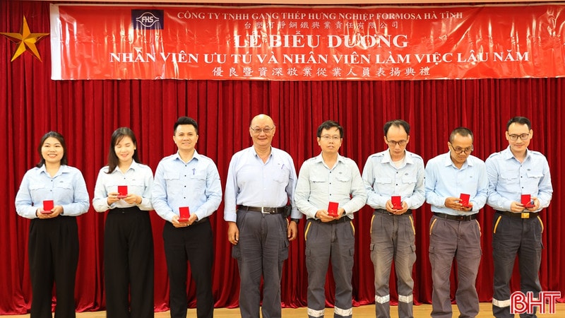 Formosa Hà Tĩnh tặng vàng tri ân nhân viên gắn bó lâu năm