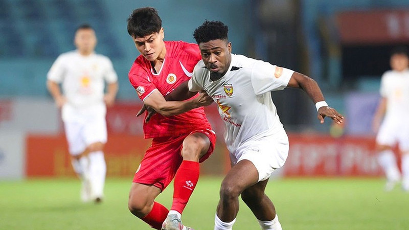 Hồng Lĩnh Hà Tĩnh hưng phấn tiếp đón tân vương Công an Hà Nội FC