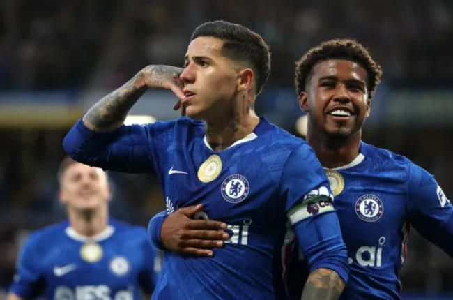 Kịch bản nghẹt thở vòng cuối Ngoại hạng Anh: MU là 'cứu cánh' để Chelsea giành vé dự Europa League