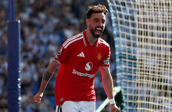 Bruno Fernandes lập kỷ lục lịch sử, MU thắng đậm Brighton trong ngày Carrick gia hạn