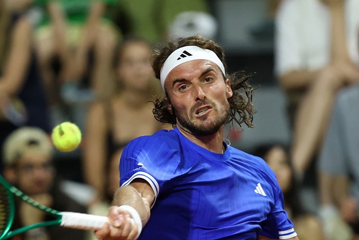 Địa chấn Roland Garros: Tsitsipas và Ben Shelton bị loại sốc, Sabalenka thẳng tiến