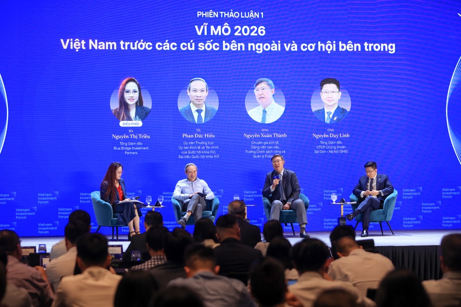Fed neo lãi suất cao đến năm 2026: Áp lực tỷ giá và rào cản hấp thụ vốn tại Việt Nam