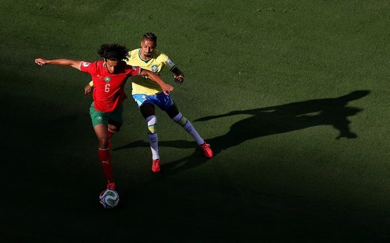 Ayyoub Bouaddi rực sáng khiến Casemiro lu mờ trong trận hòa 1-1 giữa Morocco và Brazil