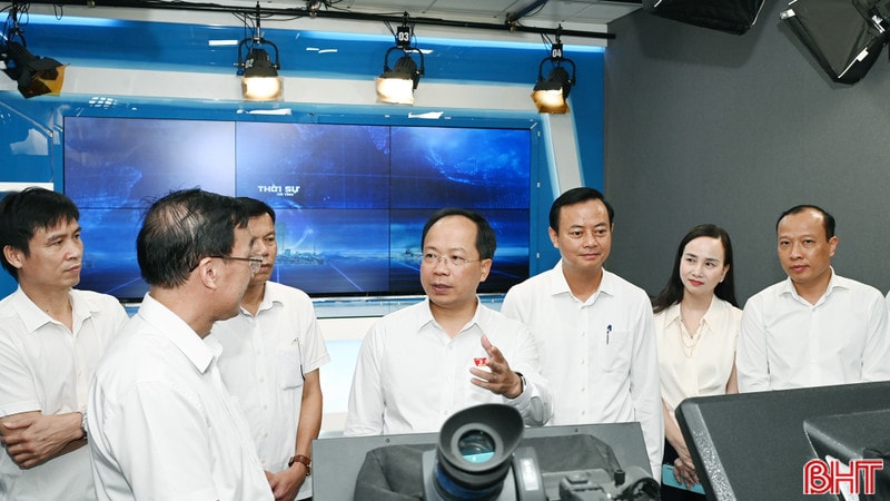 Bí thư Tỉnh ủy: Báo và phát thanh, truyền hình Hà Tĩnh tạo niềm tin, sức lan tỏa mạnh mẽ