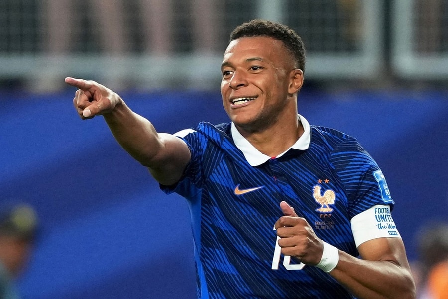 Mbappe lập cú đúp giúp Pháp hạ Iraq 3-0, phả hơi nóng vào kỷ lục của Messi