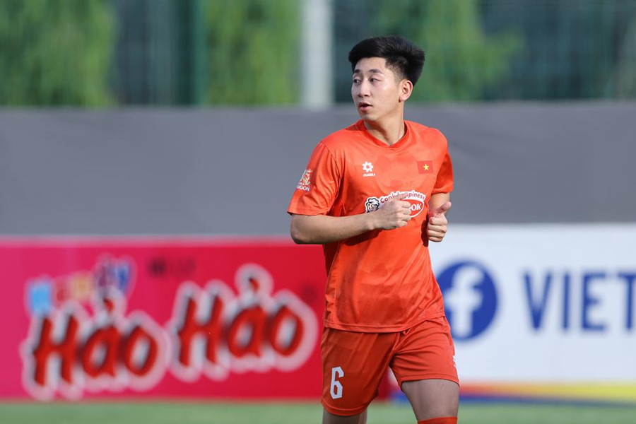 Nguyễn Nhật Minh nỗ lực tìm chỗ đứng tại tuyển Việt Nam cho chiến dịch AFF Cup 2026