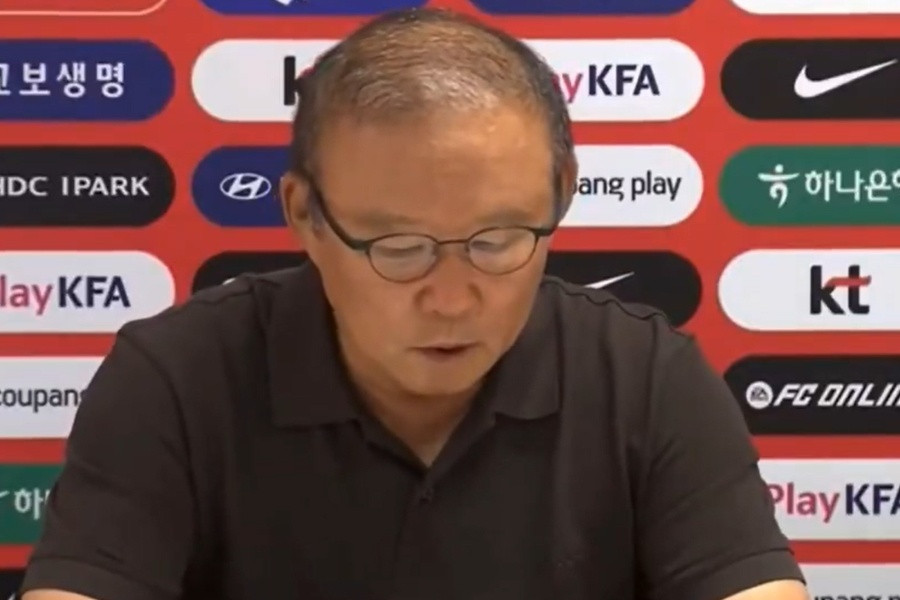 HLV Park Hang-seo cúi đầu xin lỗi sau thất bại của tuyển Hàn Quốc tại World Cup 2026