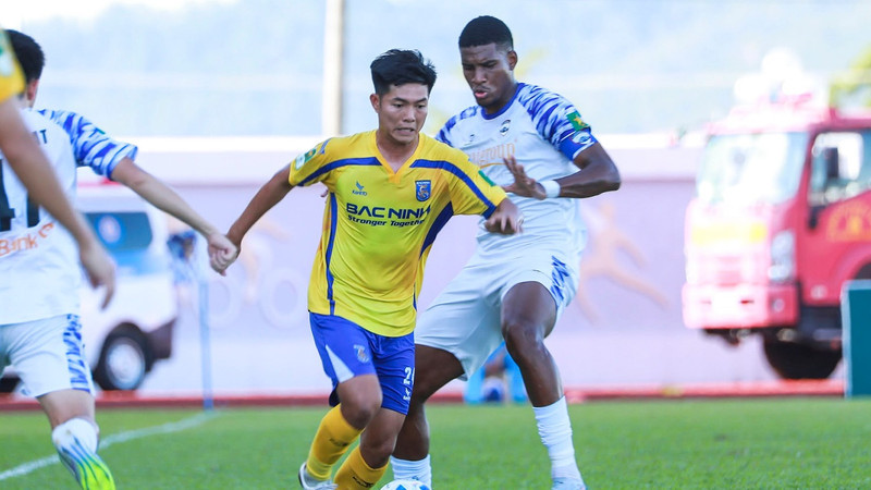 Dấu ấn 2 "sao trẻ" Hà Tĩnh trong hành trình lên V.League của CLB Bắc Ninh