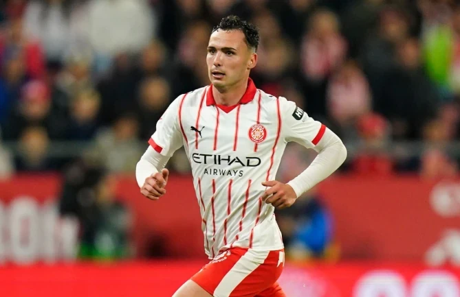 Liverpool và thương vụ Arnau Martinez: Món hời 8 triệu euro giải bài toán hậu Salah