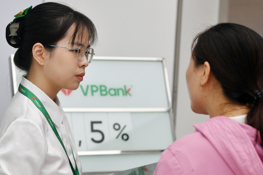 Lãi suất ngân hàng 15/7/2026: 15 đơn vị chạm trần 4,75%, chứng chỉ tiền gửi đạt 7%