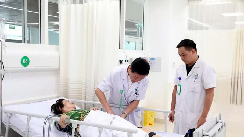 Bệnh viện Hữu nghị Việt Đức cơ sở Ninh Bình tiếp nhận gần 2.200 lượt khám sau hơn 1 tuần