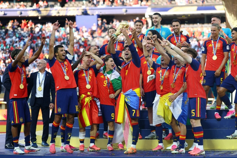 Ferran Torres rực sáng, Tây Ban Nha bóp nghẹt Argentina để vô địch World Cup 2026