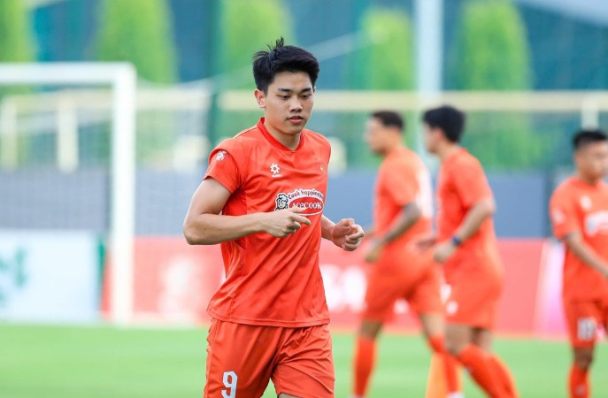 Đình Bắc ký hợp đồng 5 năm với CAHN, Tuyển Việt Nam sẵn sàng cho ASEAN Championship