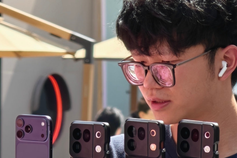 Oppo Find X10 lộ diện qua ảnh thực tế: Chip Dimensity 9600 và camera 200MP đột phá