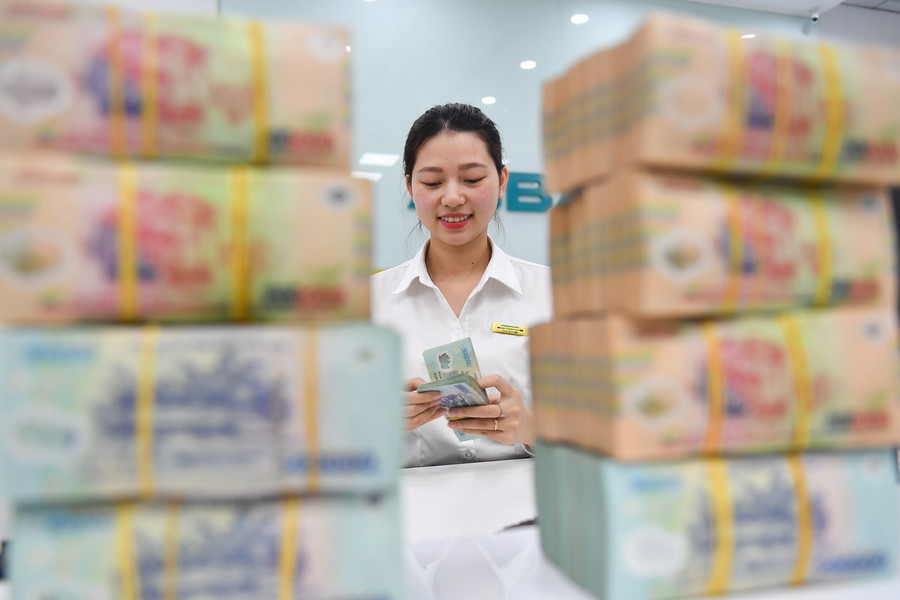 Lãi suất ngân hàng ngày 23/7: Kỳ hạn dài đạt 7,8%, lãi suất liên ngân hàng hạ nhiệt
