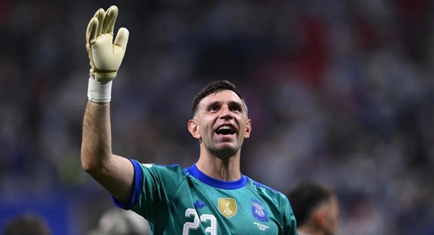 Aston Villa từ chối đề nghị 7 triệu euro của Juventus cho Emiliano Martinez