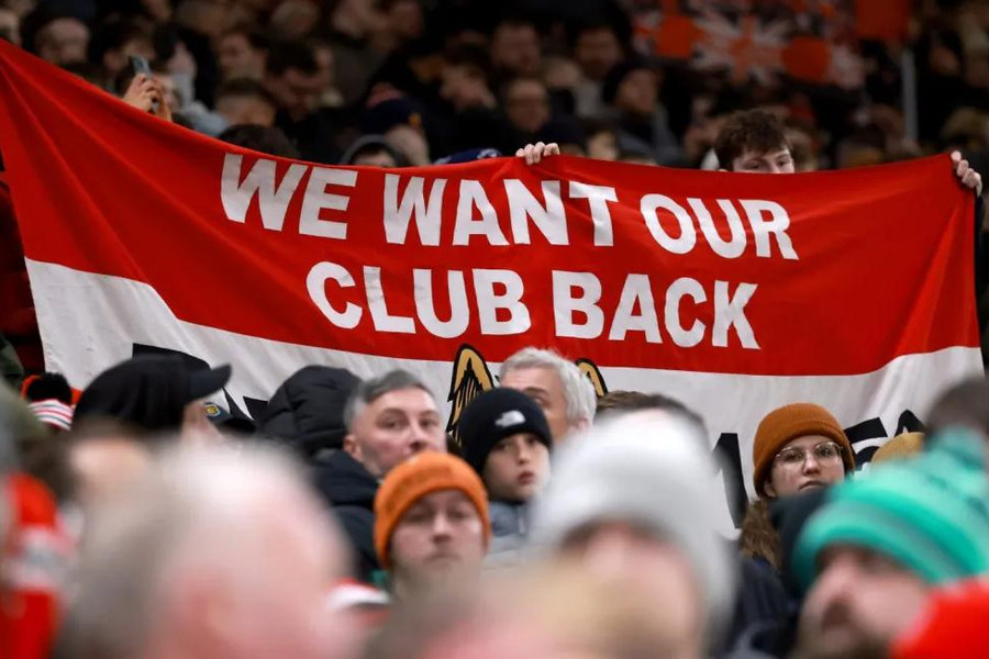 Chính sách vé của INEOS gây rạn nứt niềm tin: Manchester United đánh đổi bản sắc lấy lợi nhuận