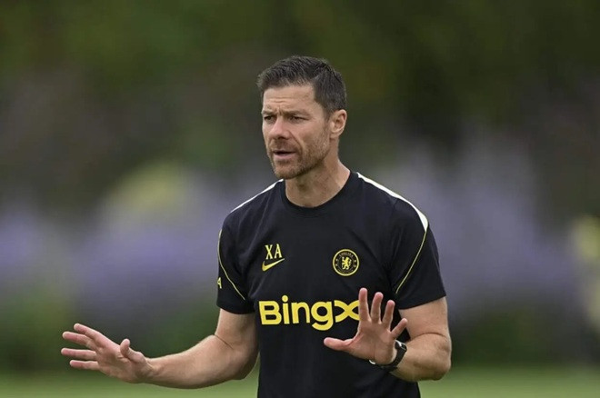 Danh sách du đấu Chelsea của Xabi Alonso: Dấu ấn người trẻ và thông điệp thanh lý lực lượng
