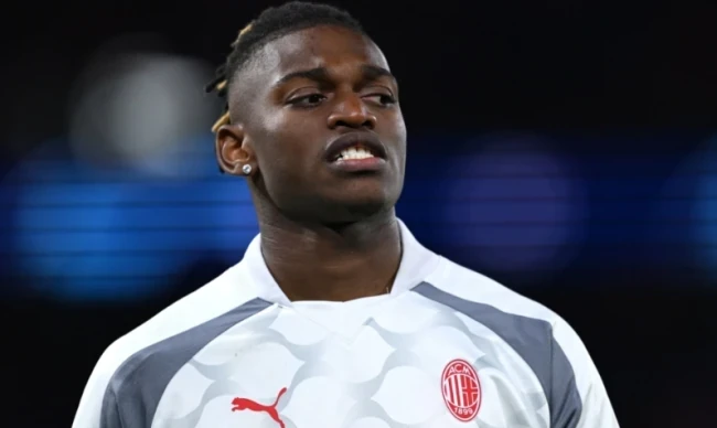 Barcelona tái khởi động kế hoạch chiêu mộ Rafael Leao từ AC Milan với giá 70 triệu euro